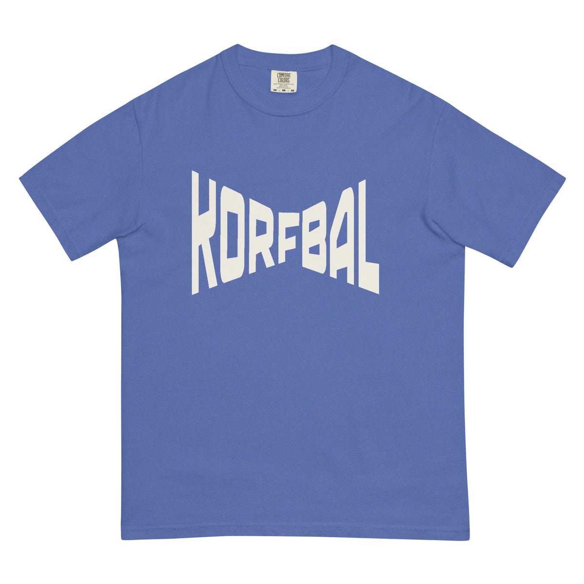 T-shirt in middenblauw (Mystic Blue) met KORFBAL in brede witte blokletters over de borst