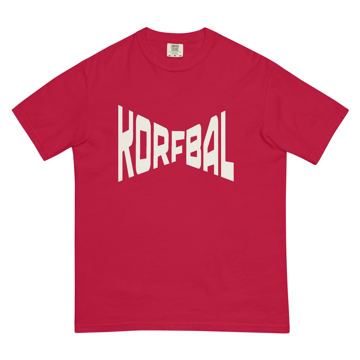 T-shirt in rood met KORFBAL in brede witte blokletters over de borst